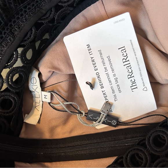 Alexis ALEXANDRIA SHORT-SLEEVE LACE ROMPER, BLACK NWT SIZE MEDIUM - Picture 8 of 10